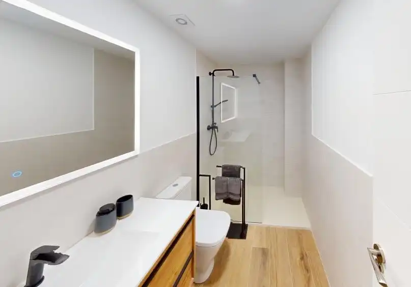 Badezimmer von Wohnung zum Verkauf in Málaga mit Klimaanlage, Heizung und Möbliert