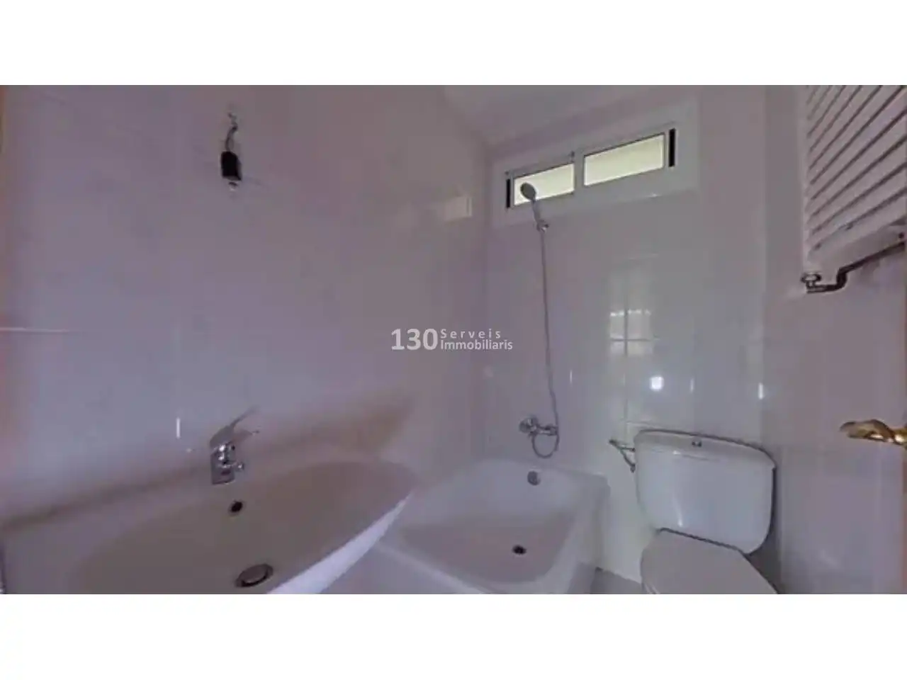 Bathroom of Flat for sale in Barcelona