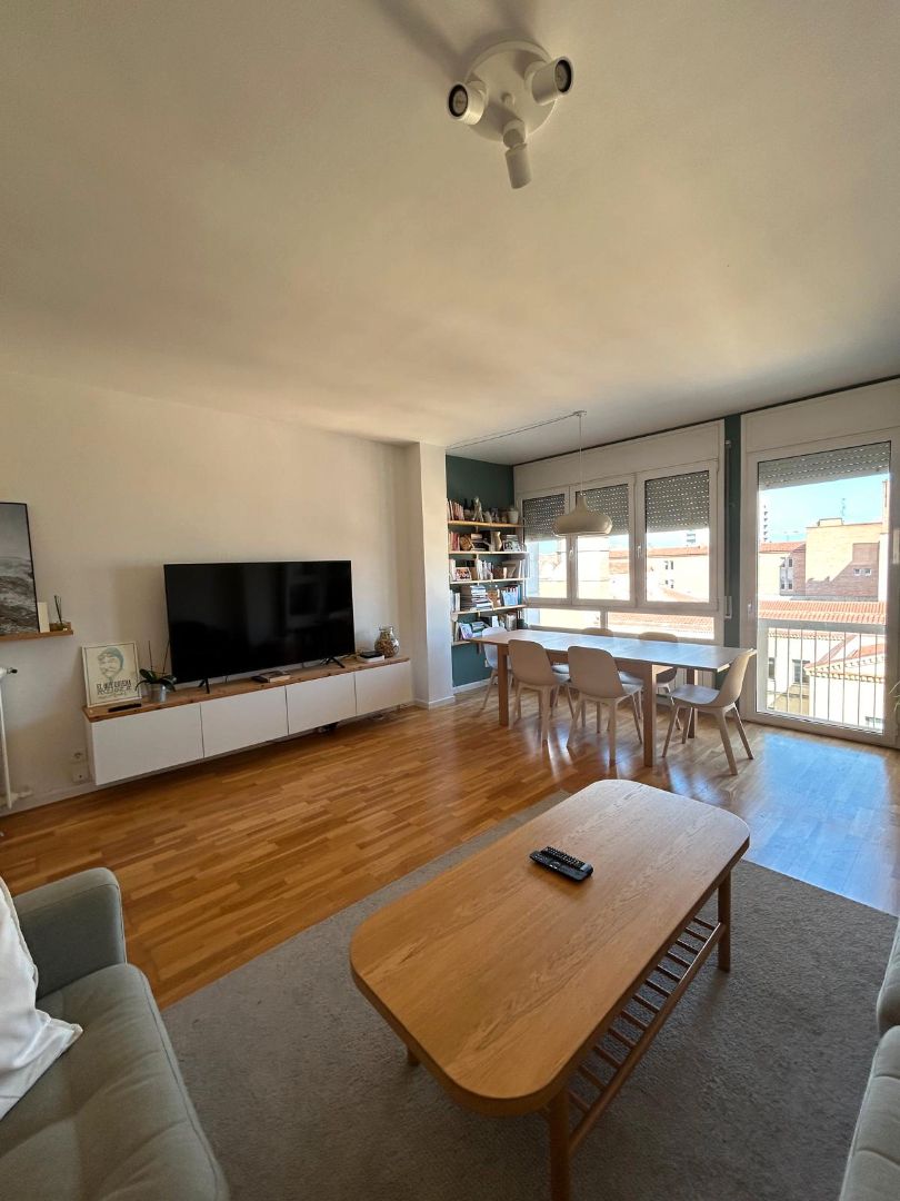 Living room of Flat to rent in Terrassa  with Heating, Parquet flooring and Furnished