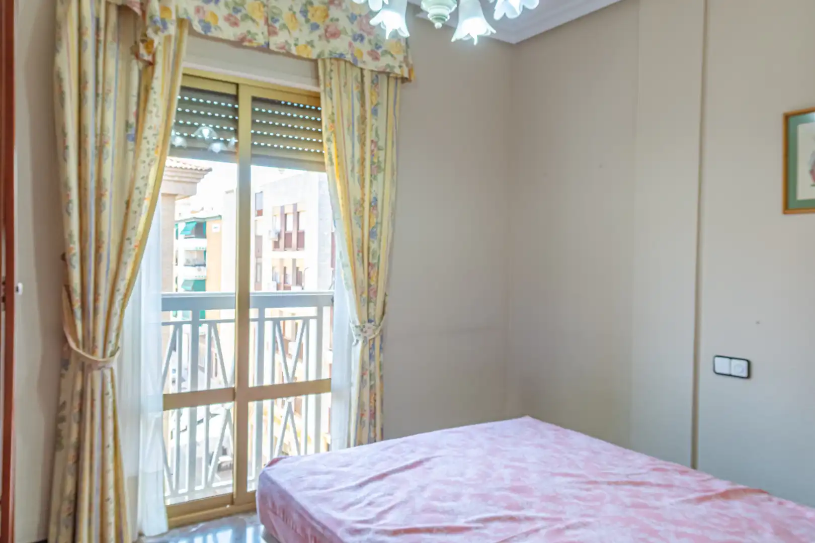 Habitación de Piso de alquiler en Linares con Aire acondicionado, Terraza y Amueblado