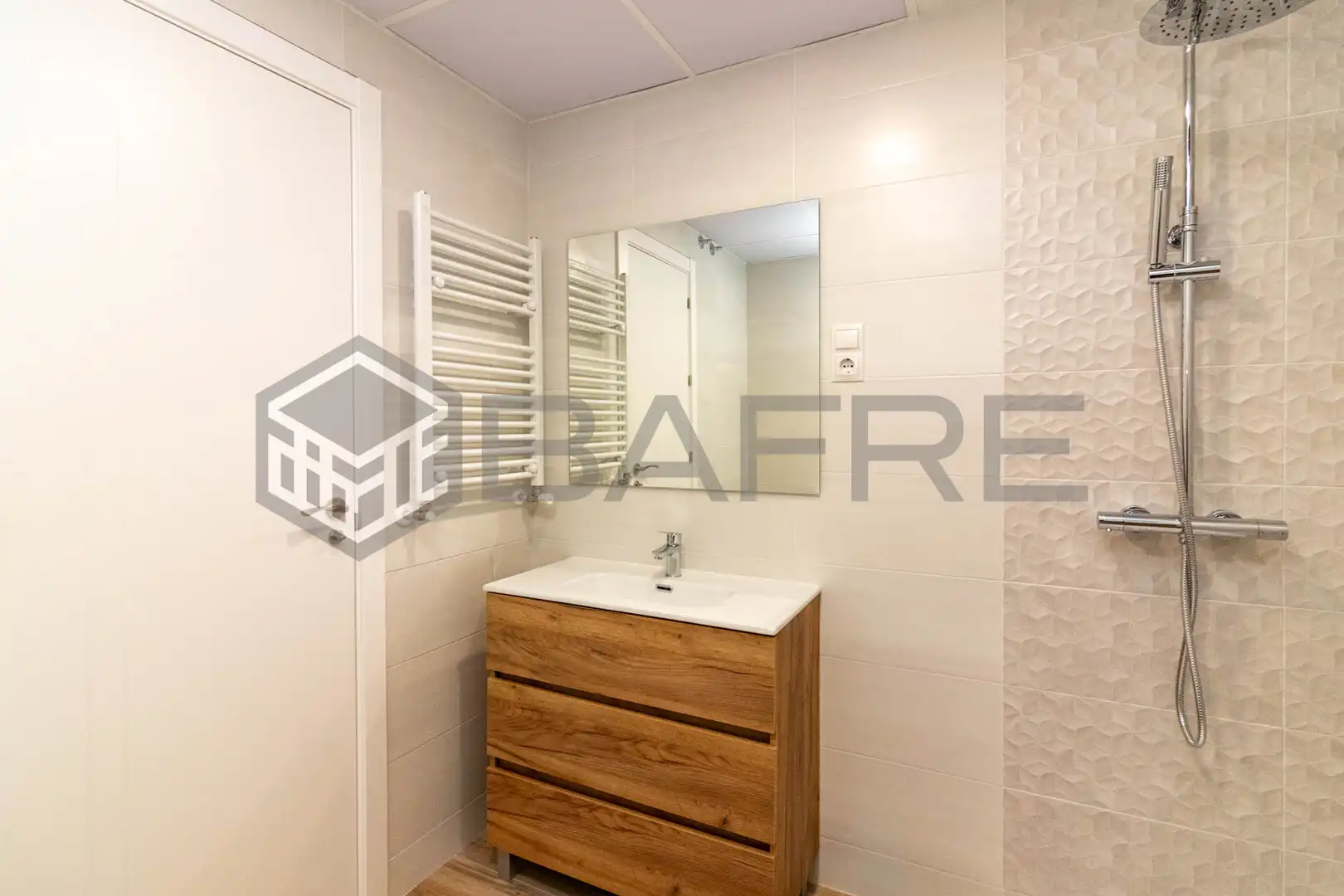 Habitación de Piso en venta en Madrid con Calefacción