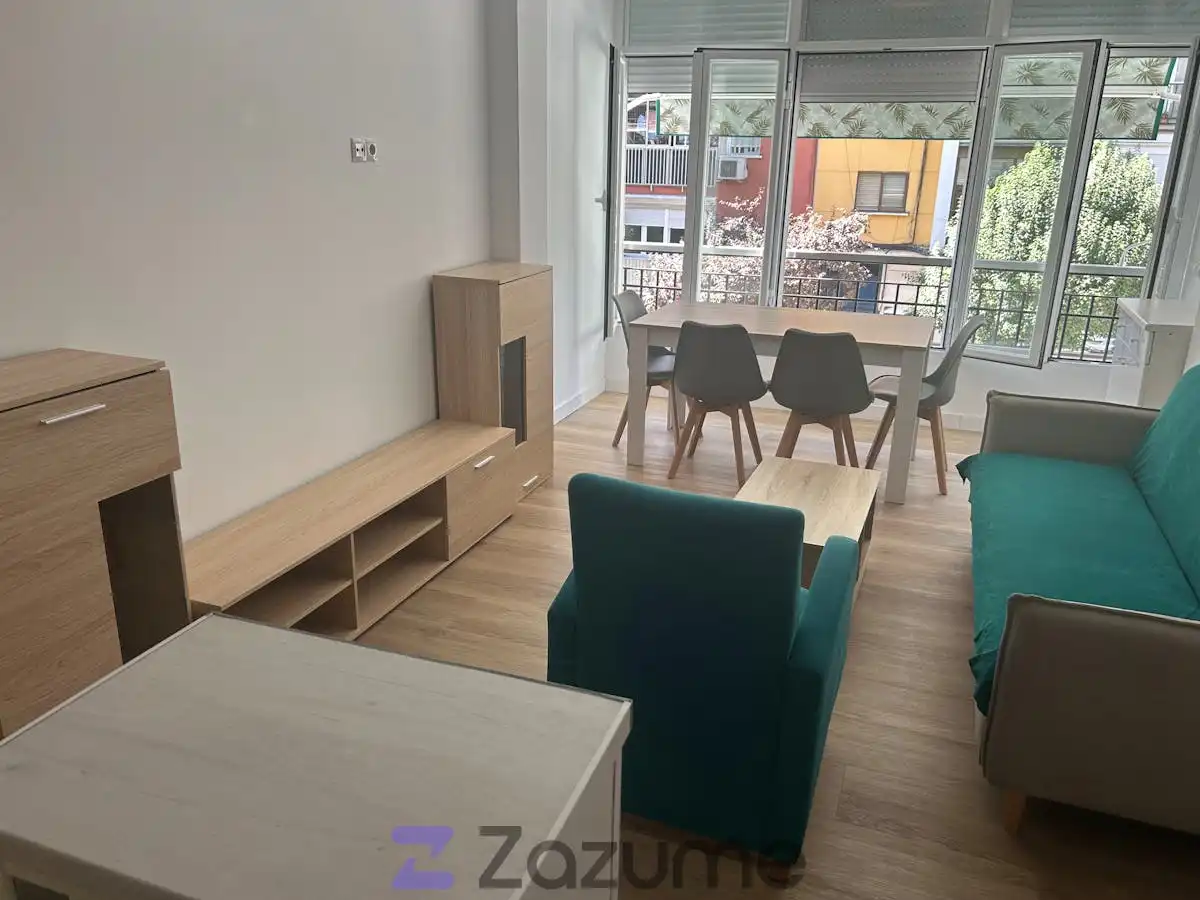 Sala de estar de Piso de alquiler en Madrid con Aire acondicionado, Calefacción y Horno