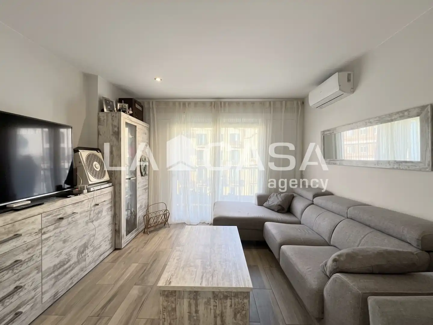 Wohnung mit Terrasse zum Verkauf in Carrer del Comte d'Urgell, imagen 2