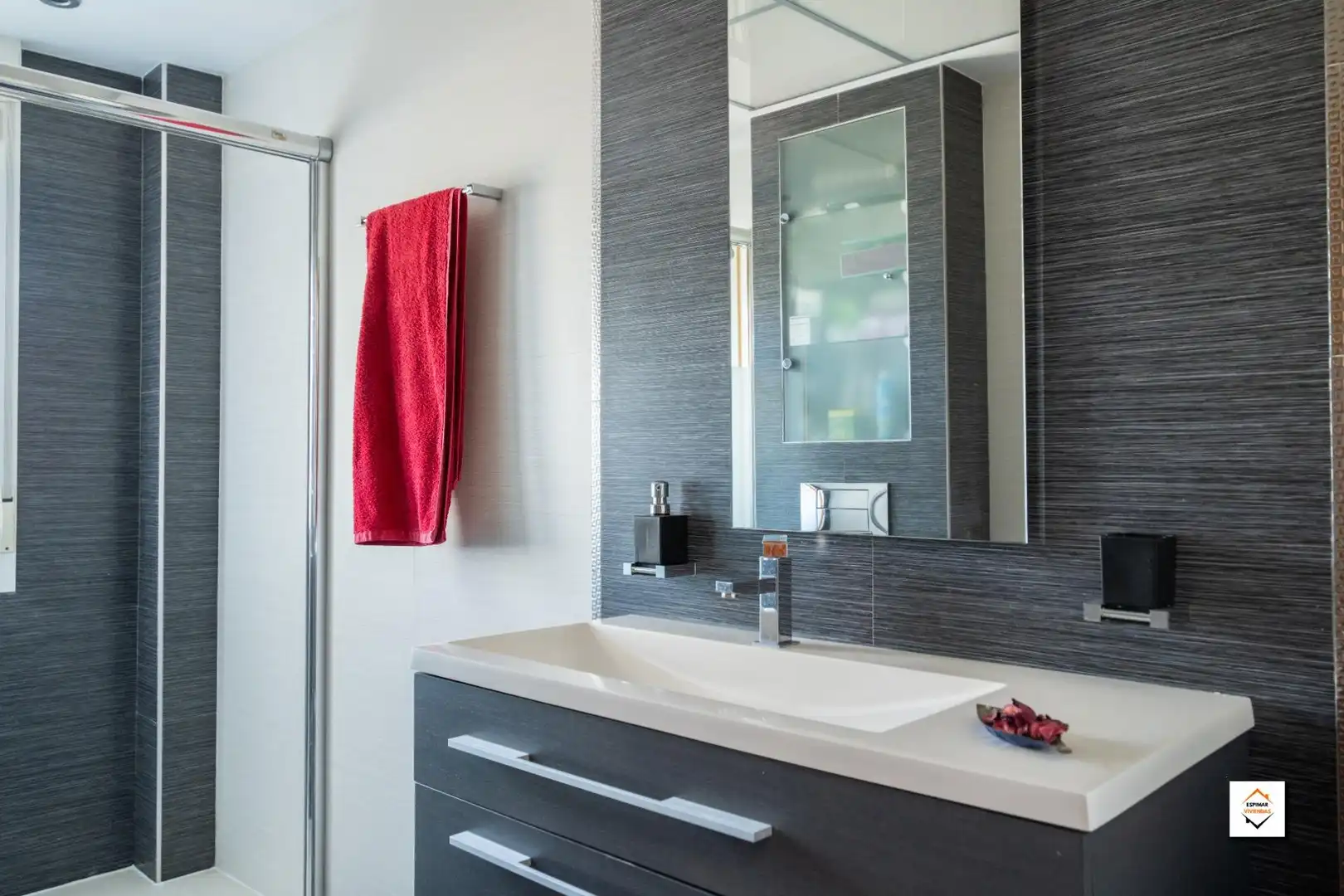 Bathroom of Houses for sale in Zaragoza  with Air Conditioner, Heating and Private garden