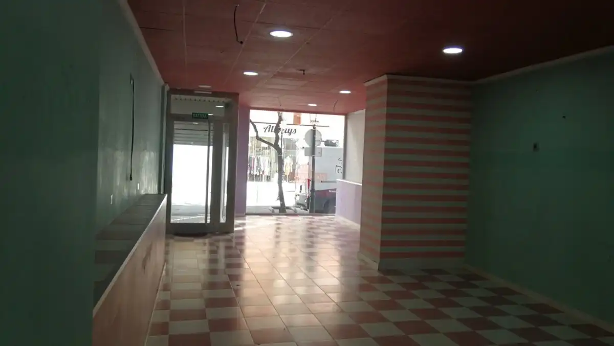 Local comercial en venda a Centro, imagen 2