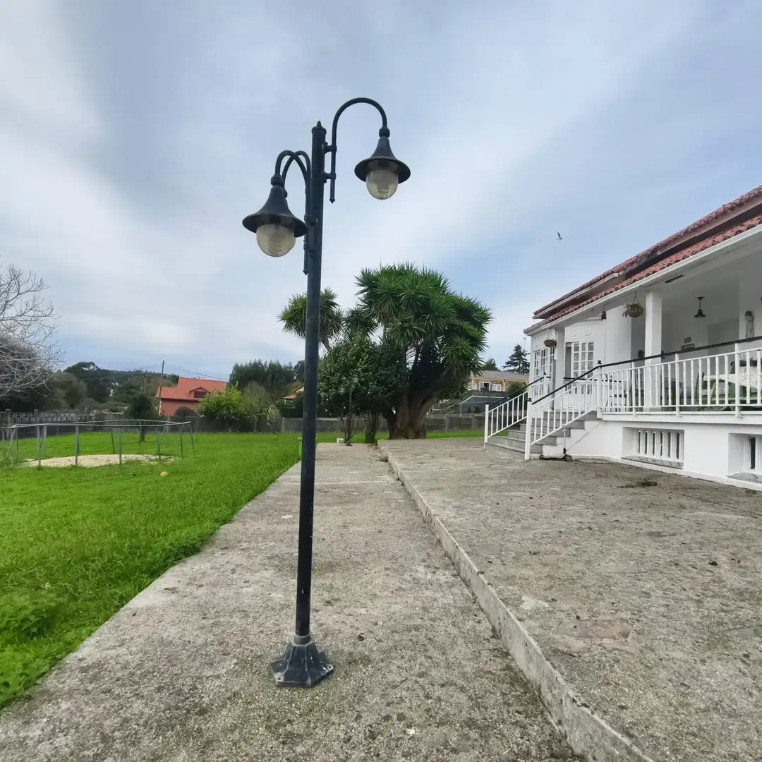 Vista exterior de Casa o chalet en venta en Sada (A Coruña) con Calefacción, Jardín privado y Parquet