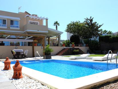 Jardí de Casa o xalet en venda en Sanlúcar de Barrameda amb Aire condicionat i Piscina