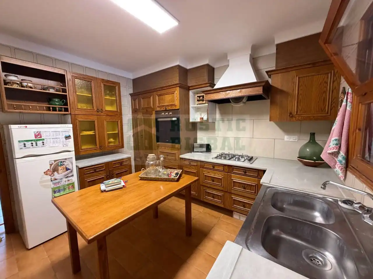 Küche von Country house zur Miete in Sant Joan de Mollet mit Heizung