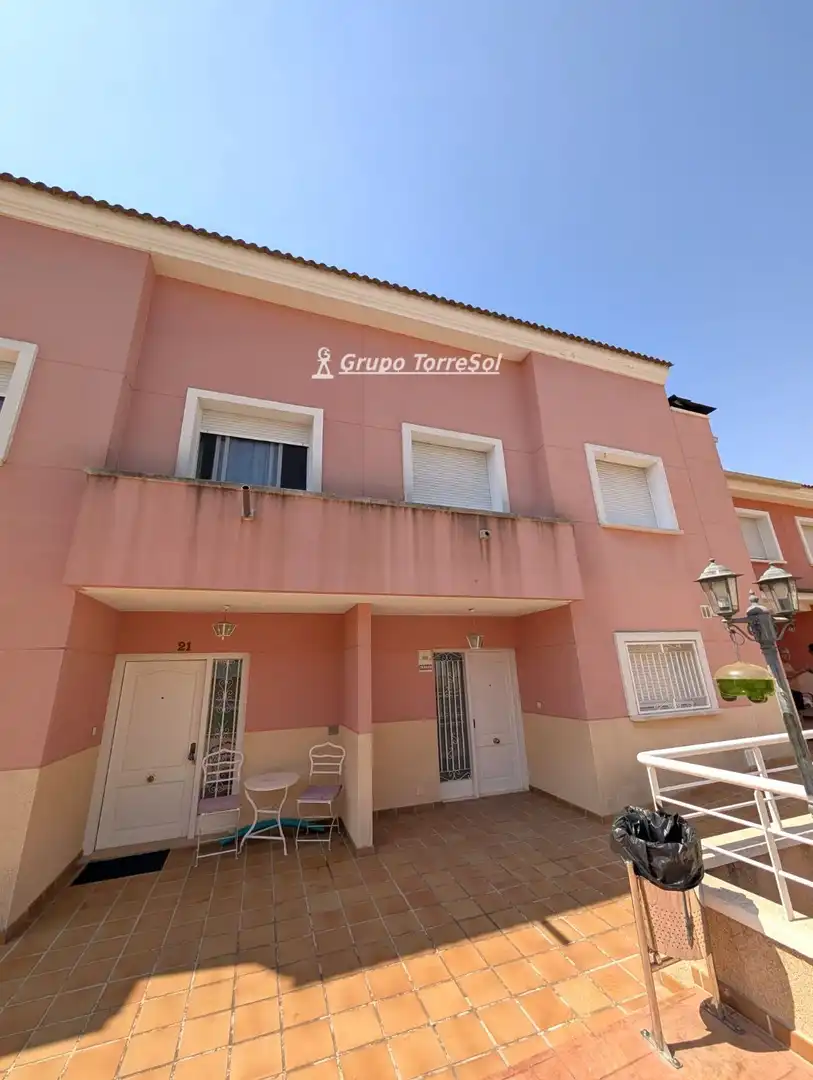 Vista exterior de Casa adosada en venta en El Vendrell con Aire acondicionado, Calefacción y Terraza