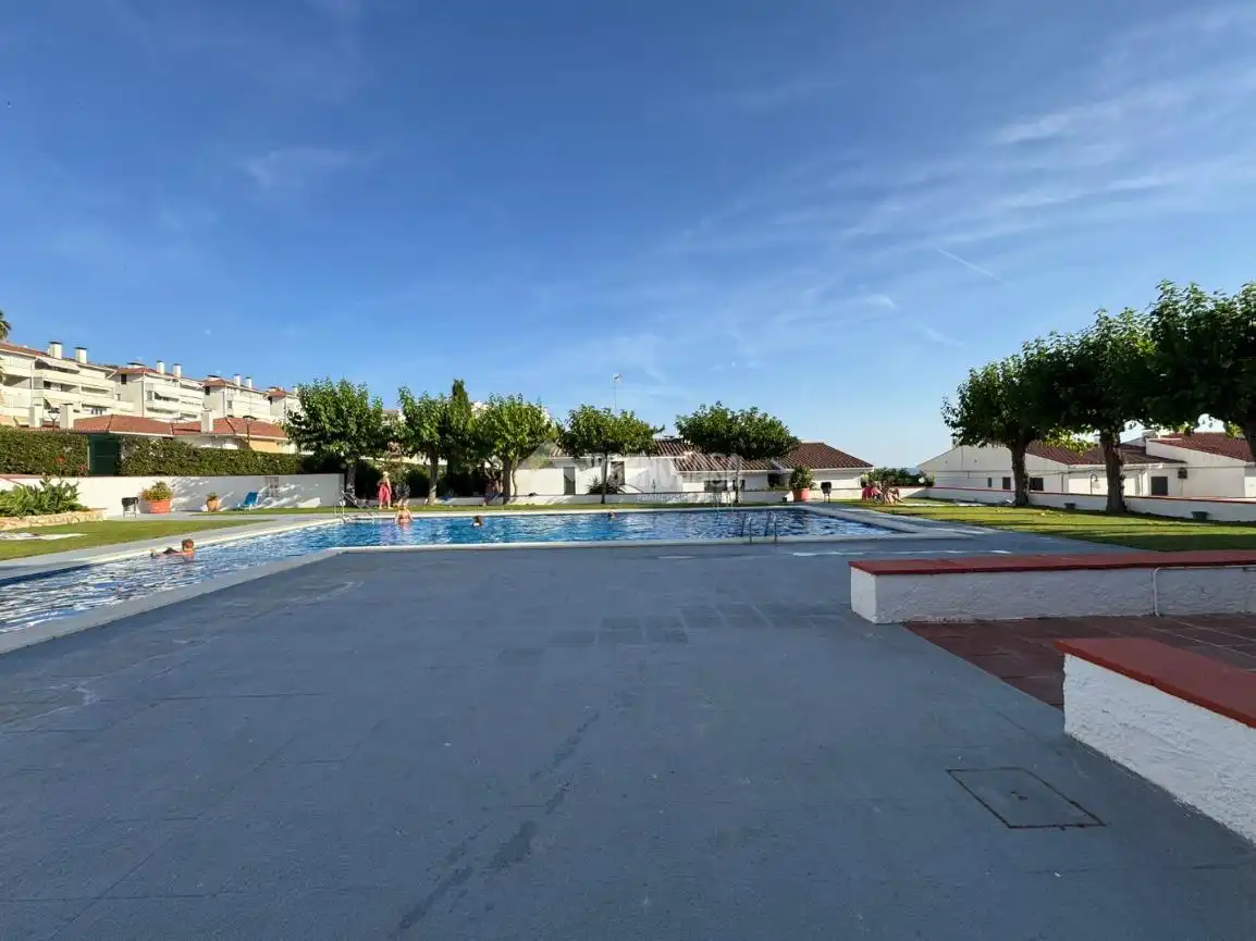 Piscina de Estudi en venda en Sitges amb Traster i Piscina comunitària