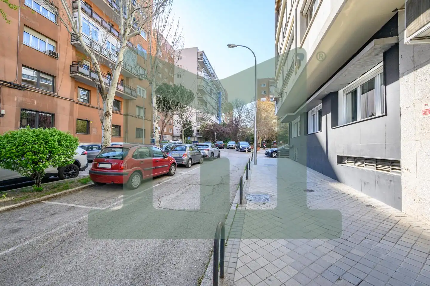 Vista exterior de Piso en venta en Madrid con Calefacción, Parquet y Amueblado