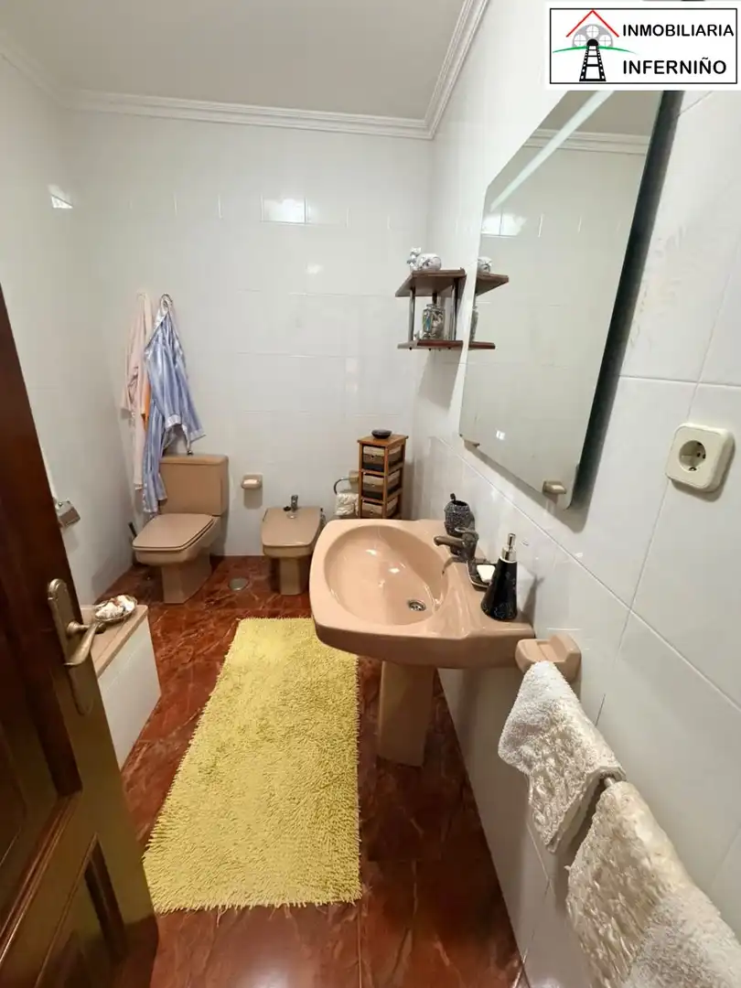 Bathroom of Flat for sale in A Malata - Catabois - Ciudad Jardín