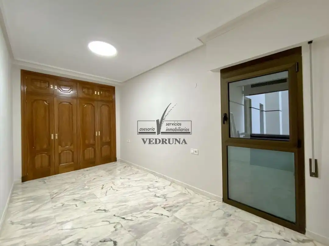Bedroom of Flat for rent in Zaragoza  with Air Conditioner, Heating and Terrace