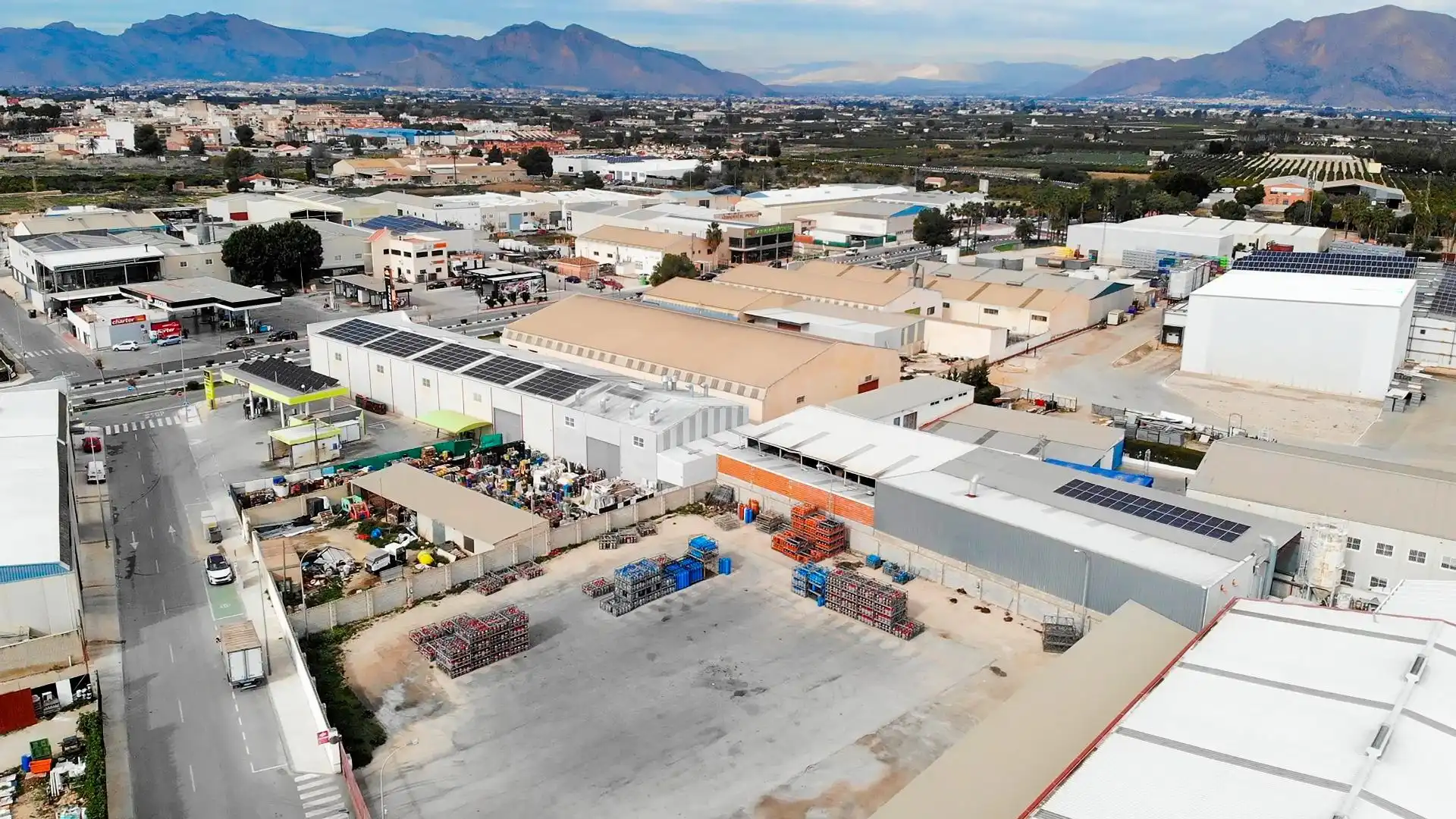 Vista exterior de Nave industrial en venta en Bigastro
