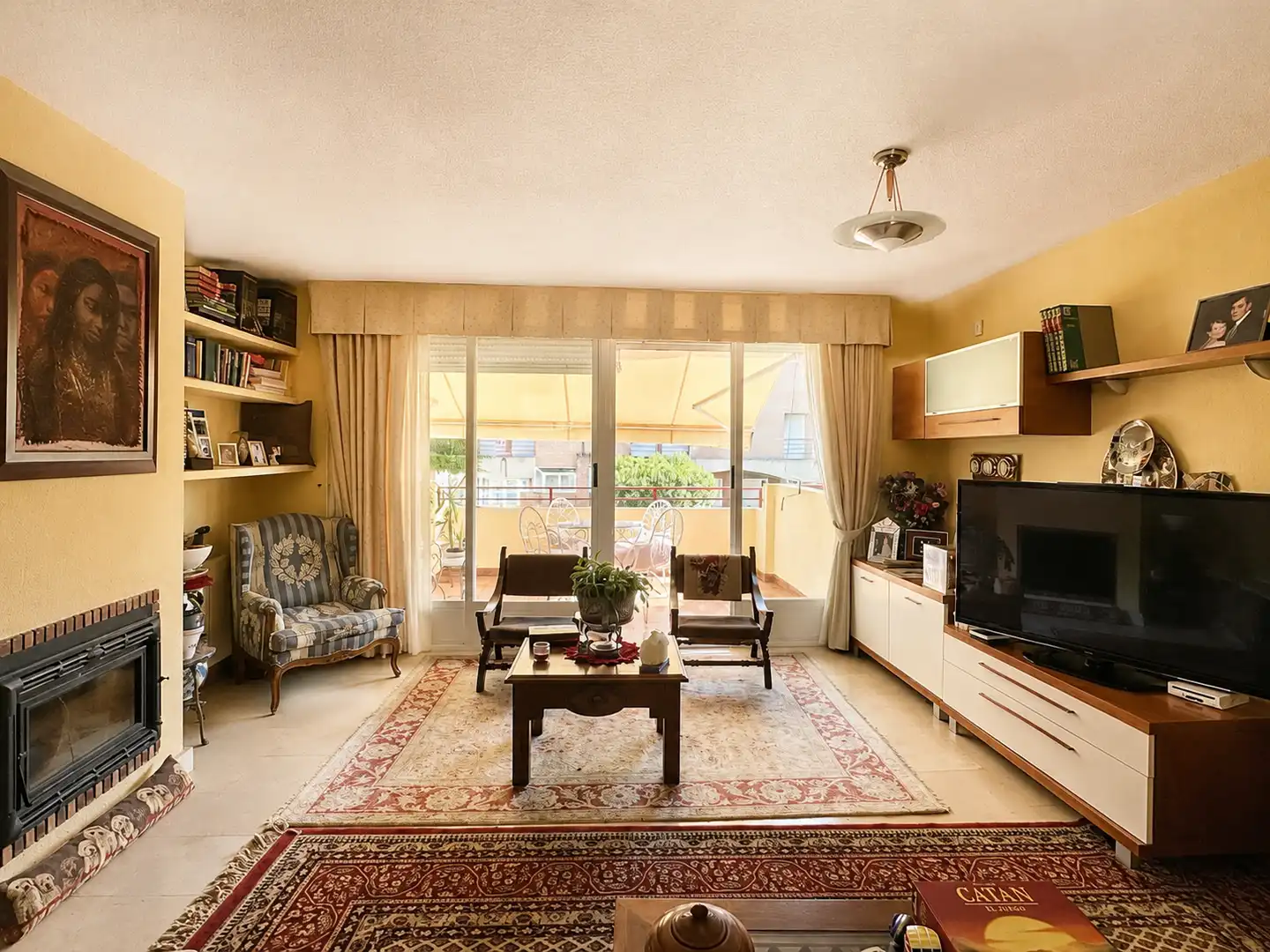 Wohnzimmer von Einfamilien-Reihenhaus zum Verkauf in Torrelodones mit Gemeinschaftspool