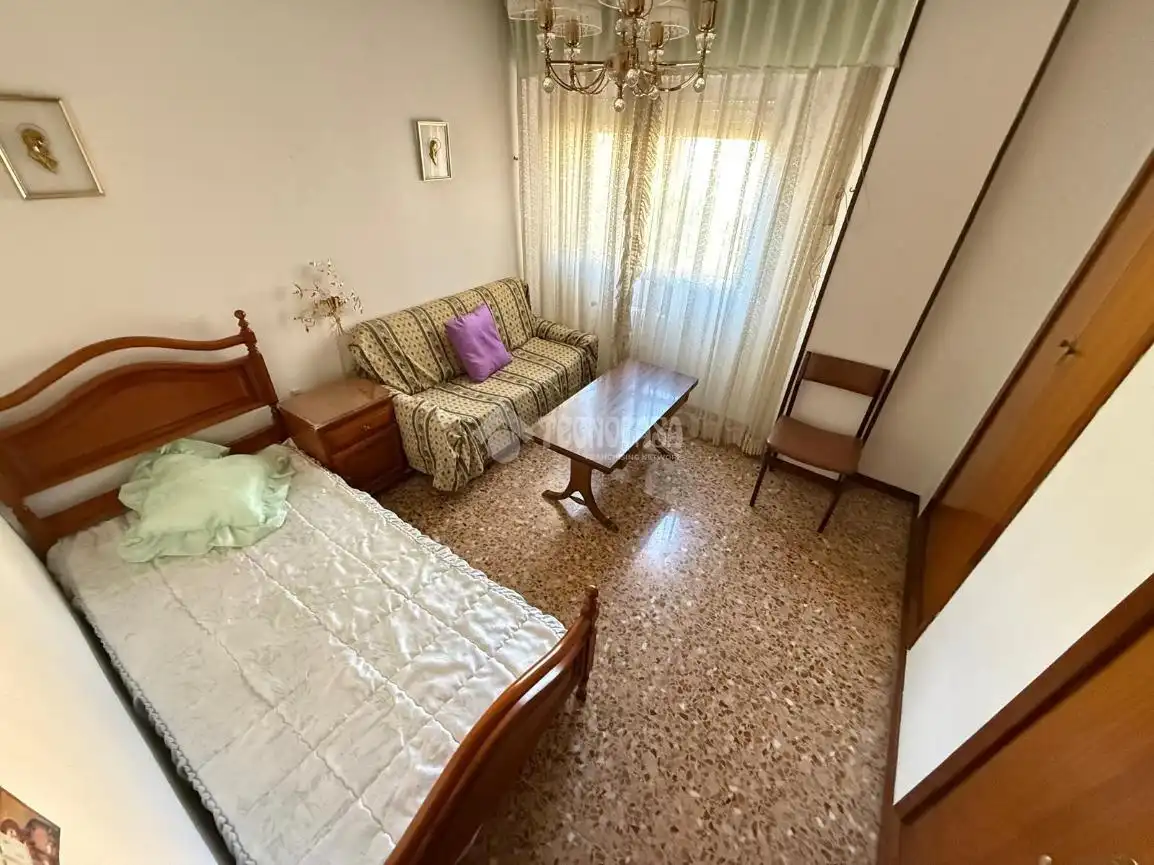 Sala de estar de Piso en venta en Zaragoza con Calefacción y Balcón