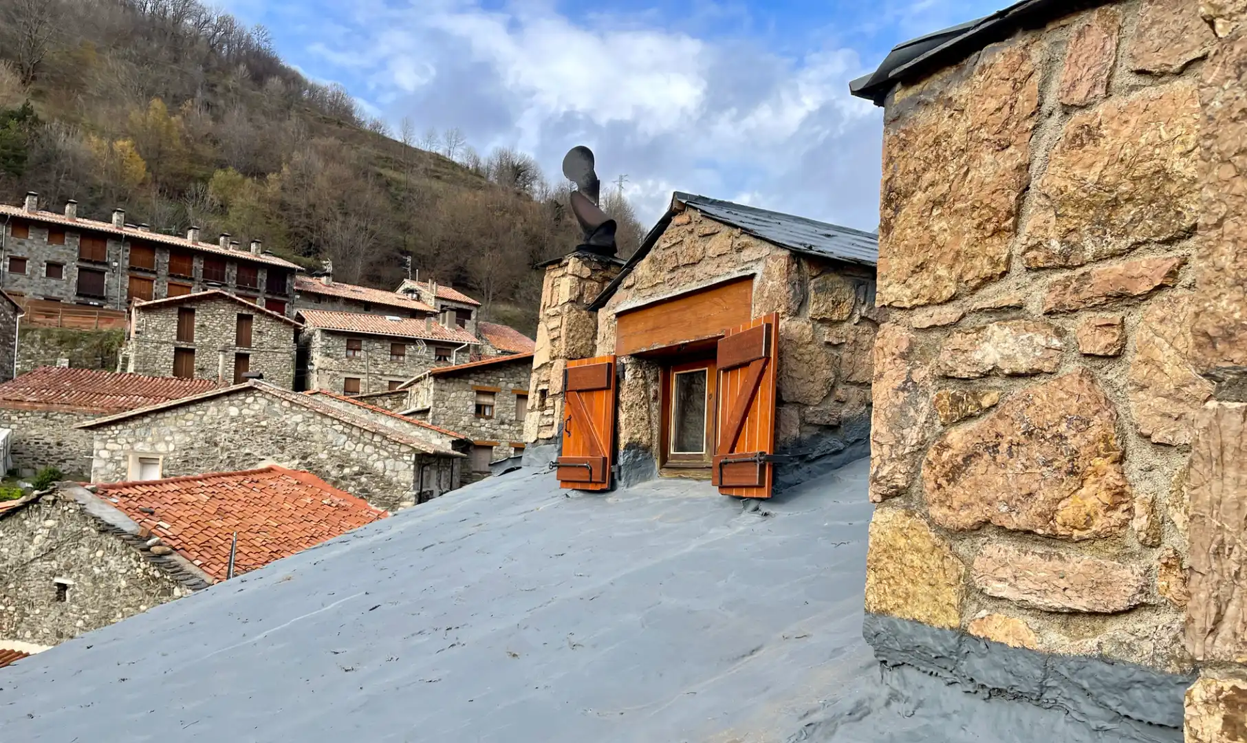 Vista exterior de Ático en venta en Setcases con Calefacción, Terraza y Amueblado