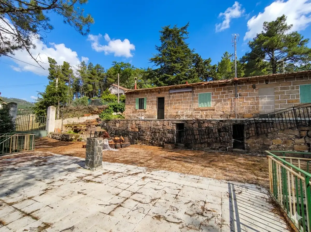 Vista exterior de Casa o chalet en venta en Santa María de la Alameda con Calefacción, Jardín privado y Terraza