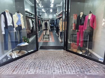 Locale commerciale in vendita a Carrer d'August 11