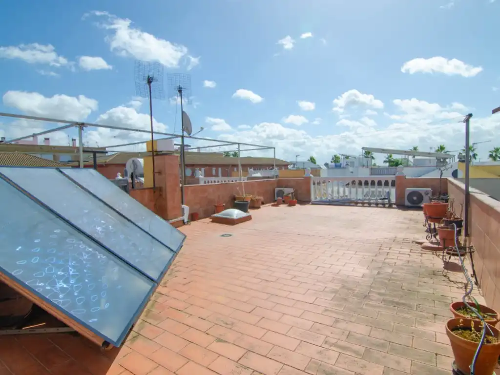 Terrassa de Casa o xalet en venda en La Rinconada