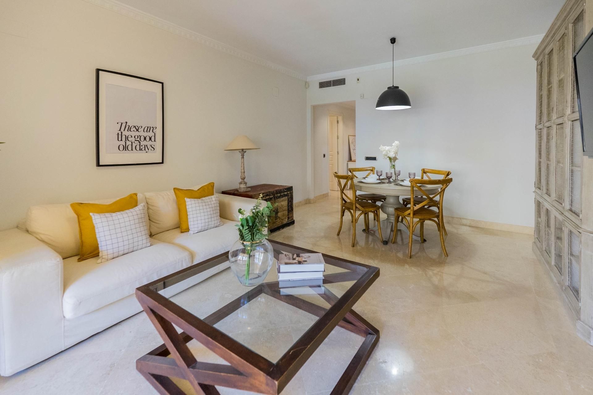 Sala de estar de Apartamento en venta en Marbella con Calefacción, Jardín privado y Terraza