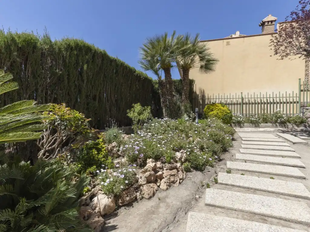 Garden of Houses for sale in Granada