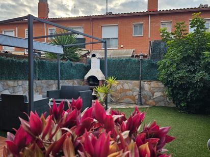 Jardí de Casa o xalet en venda en Santa Perpètua de Mogoda amb Aire condicionat, Calefacció i Parquet