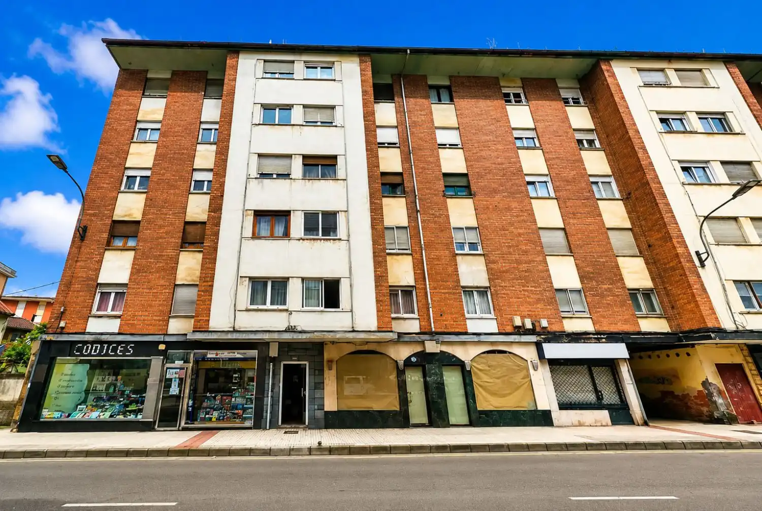 Vista exterior de Pis en venda en Avilés