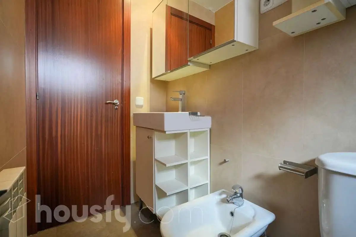 Schlafzimmer von Dachboden zum Verkauf in Madrid