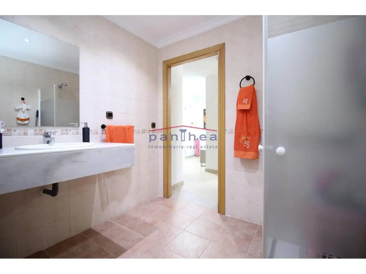 Baño de Piso en venta en Rincón de la Victoria con Aire acondicionado, Terraza y Piscina comunitaria