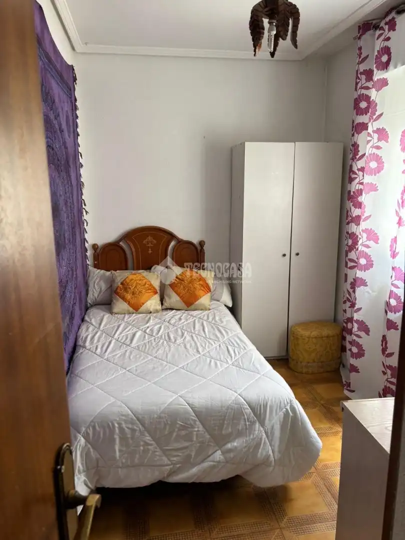 Dormitori de Pis en venda en Guadalajara amb Aire condicionat, Calefacció i Terrassa