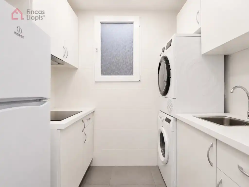 Cocina de Piso en venta en Barcelona con Balcón y Internet