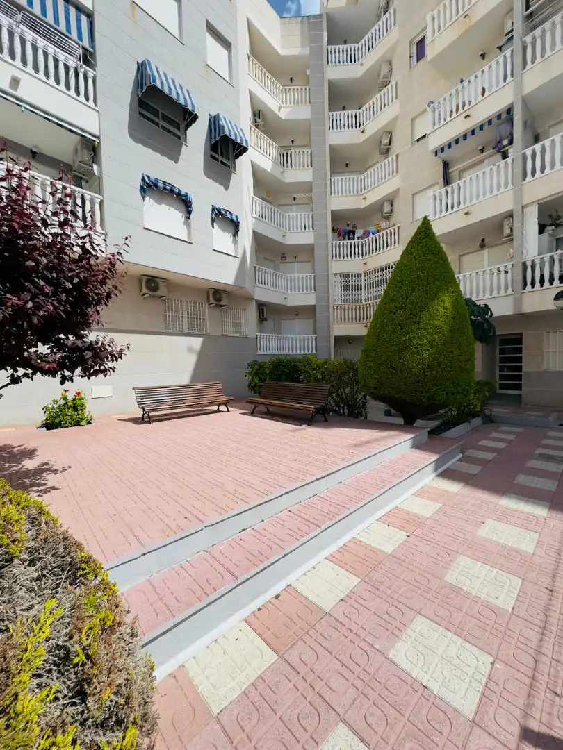 Terrasse von Wohnung zum Verkauf in Torrevieja mit Klimaanlage, Heizung und Möbliert