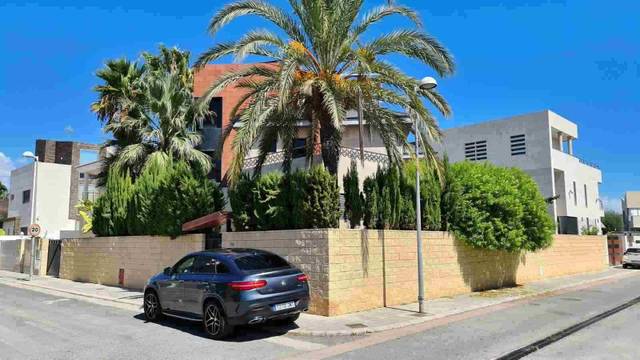 Casa-chalet en Alquiler en Alicante Golf