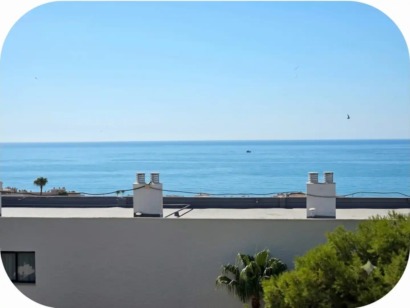 Vista exterior de Pis en venda en Torremolinos amb Aire condicionat i Piscina comunitària