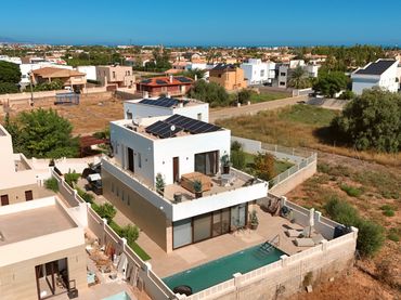 Country house with pool for sale in El Verger