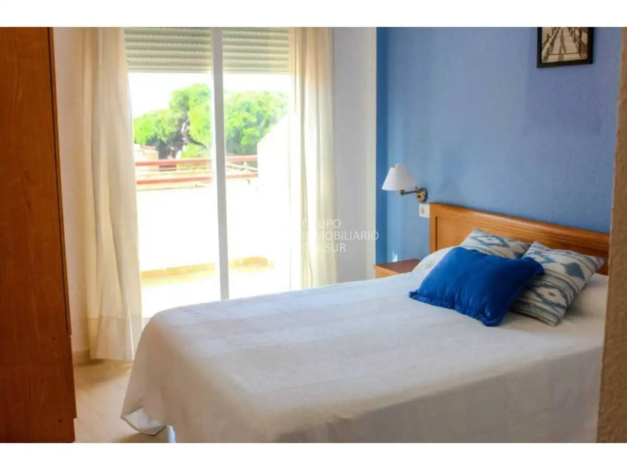 Dormitori de Apartament de lloguer en Barbate amb Aire condicionat, Terrassa i Moblat