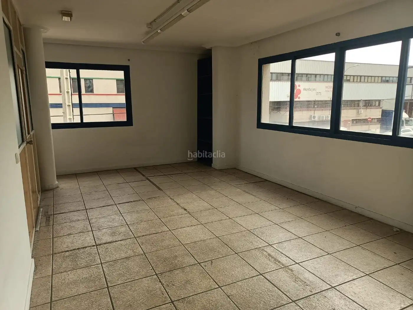 Local comercial en alquiler en Calle Cormoranes 17