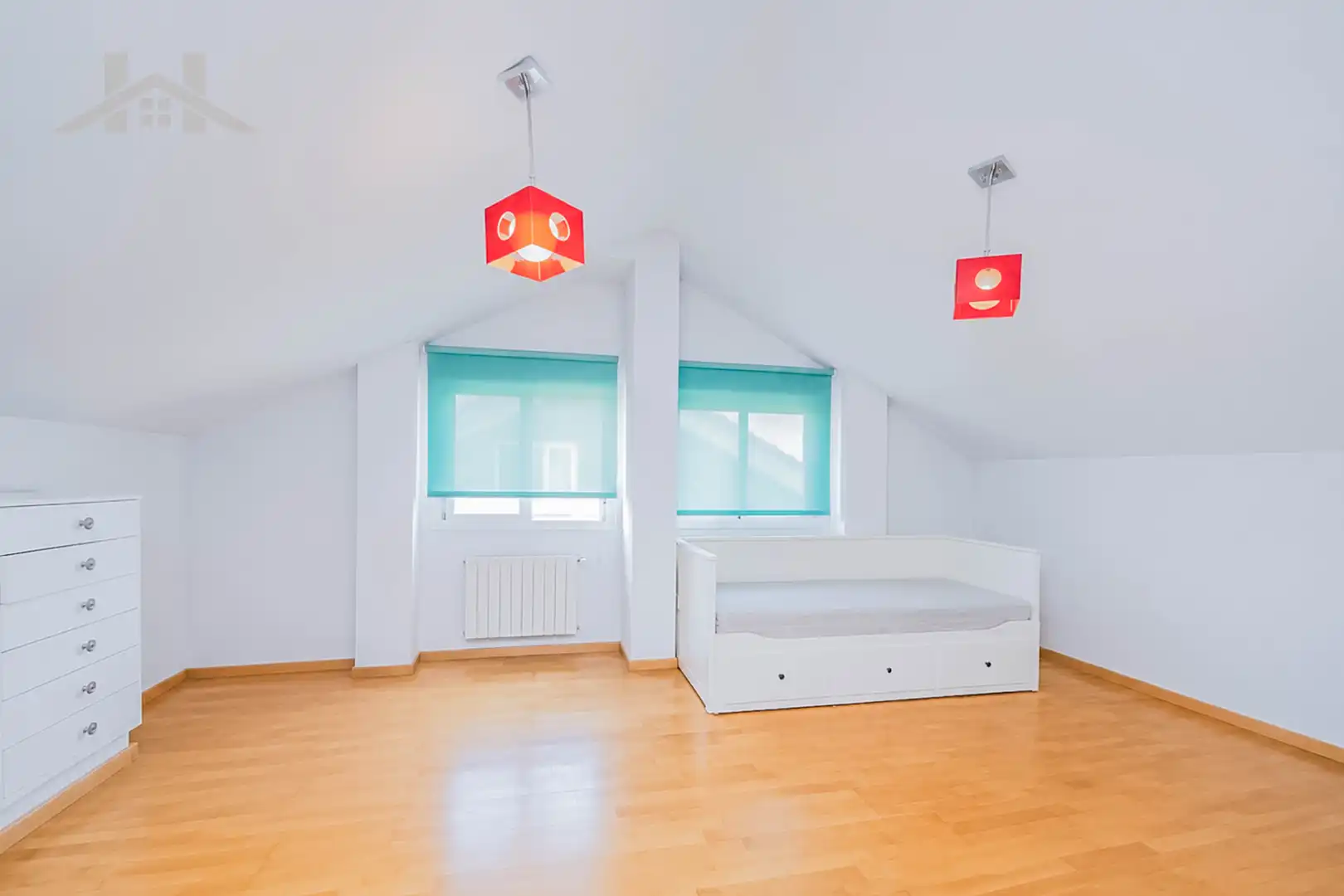 Habitación de Casa adosada en venta en Parla con Calefacción y Terraza