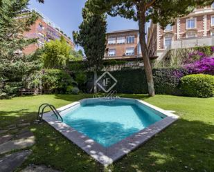Swimming pool of Flat for sale in  Barcelona Capital  with Air Conditioner, Heating and Parquet flooring