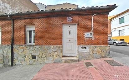 Exterior view of House or chalet for sale in León Capital   with Storage room