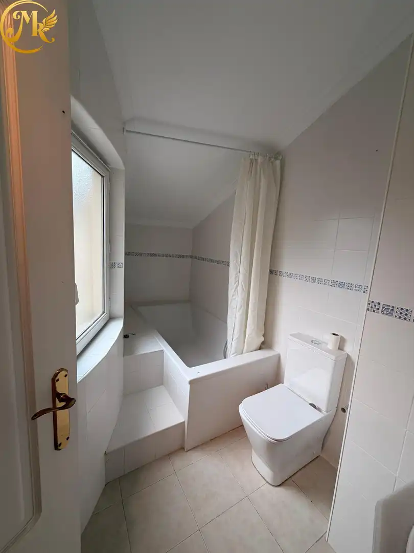 Badezimmer von Wohnung zum Verkauf in Santander mit Heizung und Möbliert