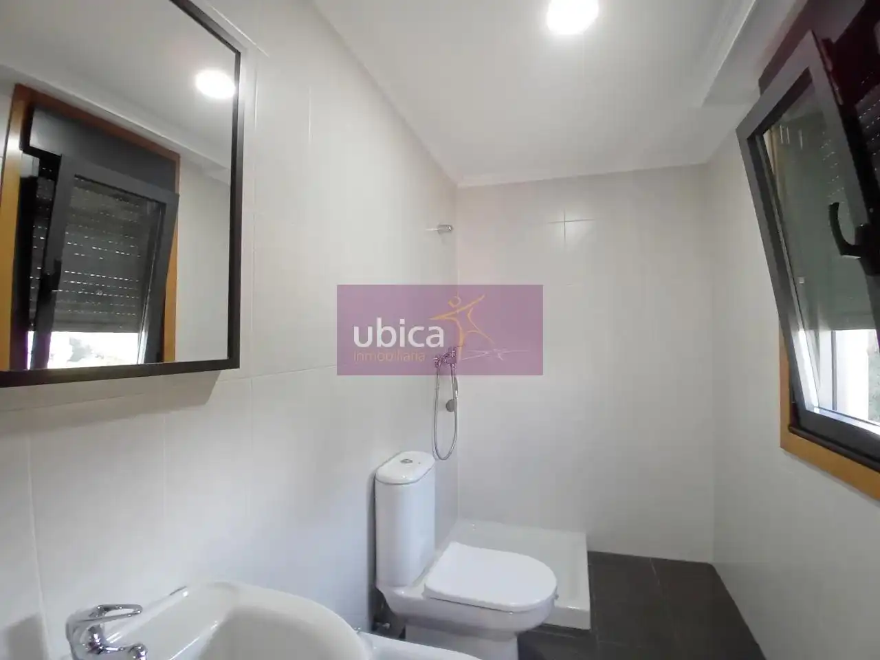 Baño de Piso en venta en Salceda de Caselas con Calefacción