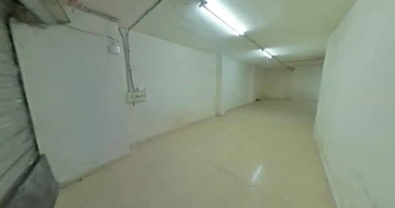 Local en venta en Baza