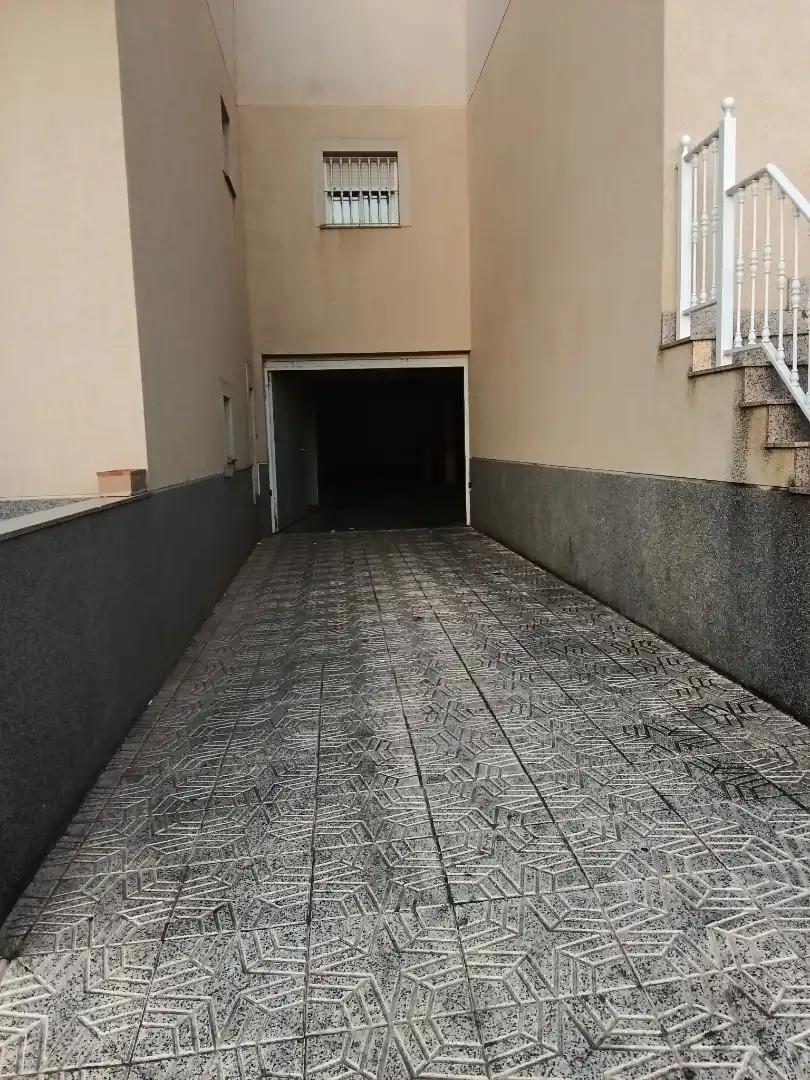 Aparcament de Casa adosada en venda en Fuente Álamo de Murcia amb Aire condicionat, Terrassa i Balcó