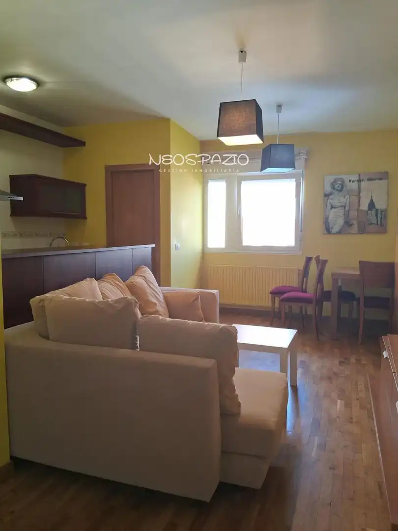 Duplex with lift to rent in Estrada da Granxa