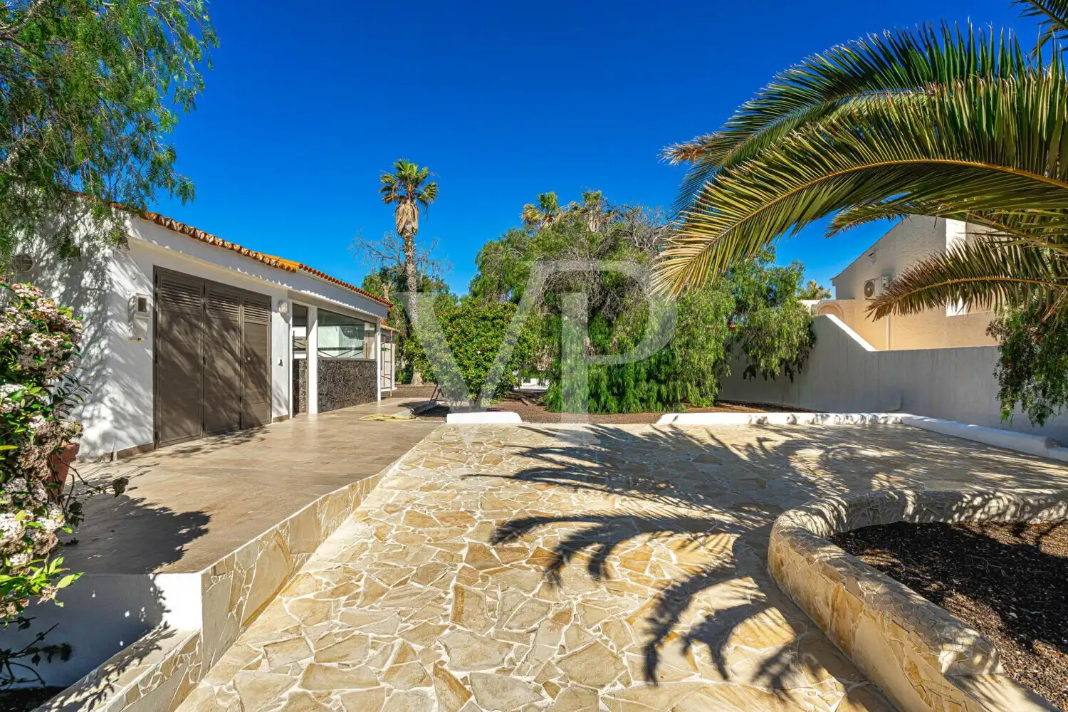 Vista exterior de Casa o xalet en venda en San Miguel de Abona amb Jardí privat, Terrassa i Moblat