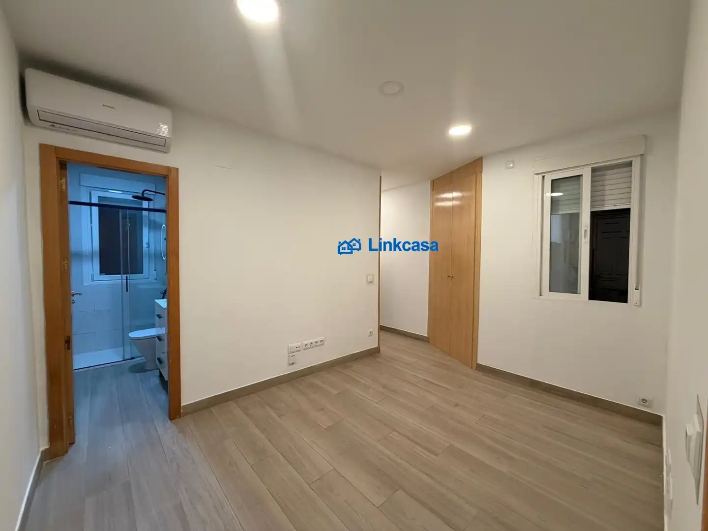 Flat for sale in Madrid  with Air Conditioner and Heating