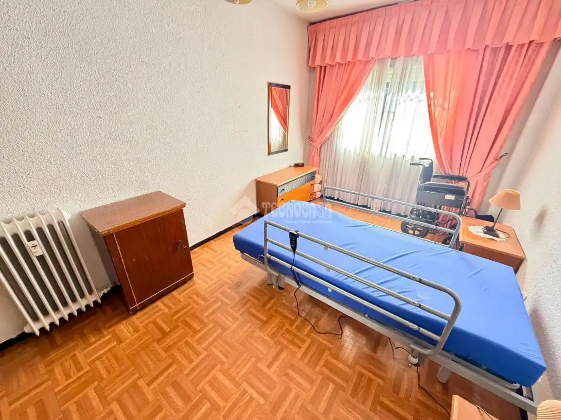 Habitación de Piso en venta en Pinto con Calefacción
