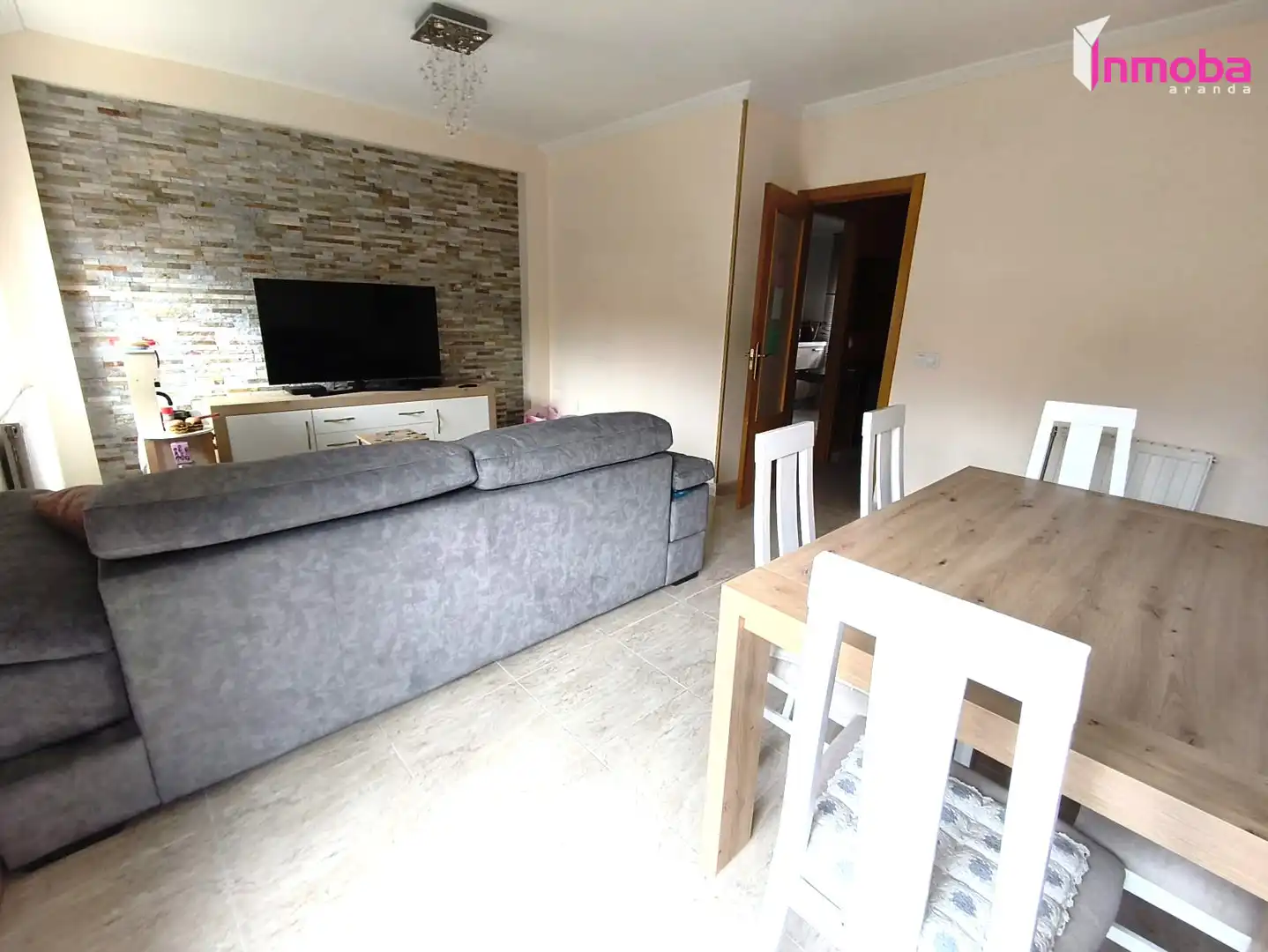 Sala de estar de Casa adosada en venta en Aranda de Duero con Calefacción y Jardín privado